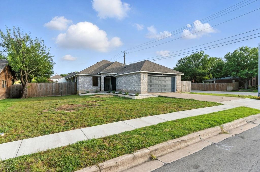Photo of 2101 Boxwood PATH, Round Rock, TX 78664 (MLS # 4499815)