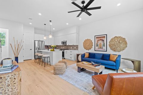 Photo of 909 Calle Limon #2, Austin, TX 78702 (MLS # 2330396)