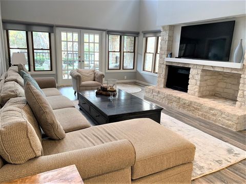 105 Birdie DR The Hills TX 78738