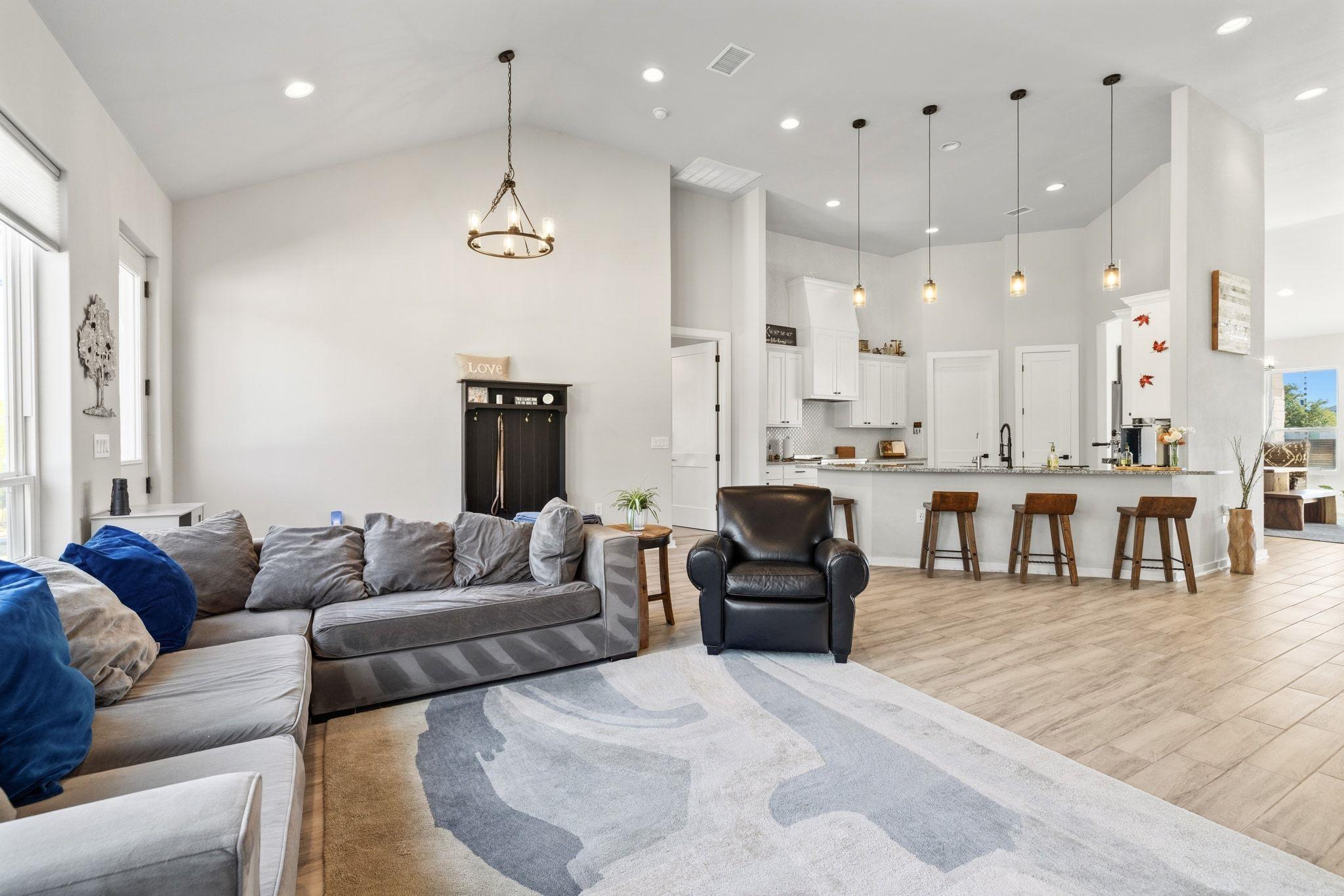 14302 Summit View DR 4