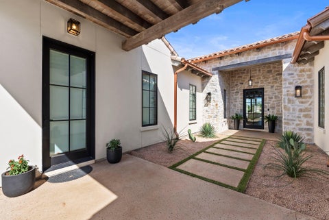 Photo of 100 Encantada, Horseshoe Bay, TX 78657 (MLS # 1876969)