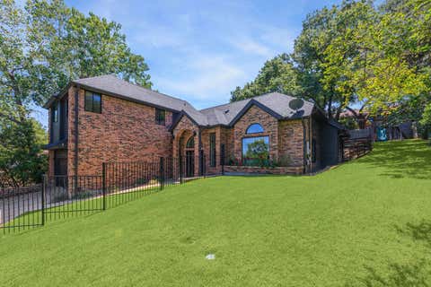 Photo of 3911 Dry Creek DR, Austin, TX 78731 (MLS # 9440116)