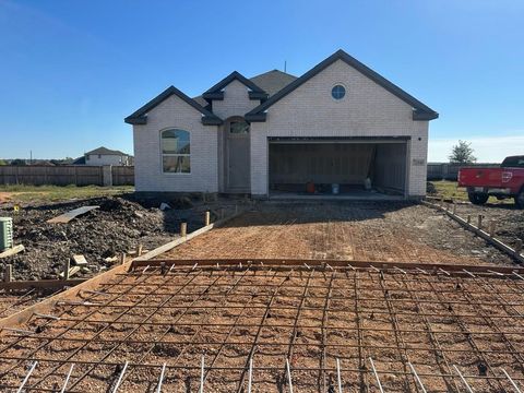 Photo of 25641 Flora Bella LN, Elgin, TX 78621 (MLS # 9136924)