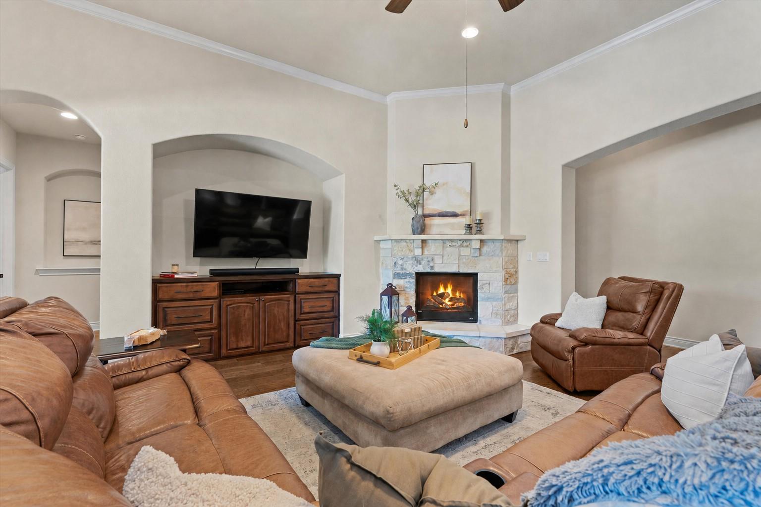 216 Oak Valley CT