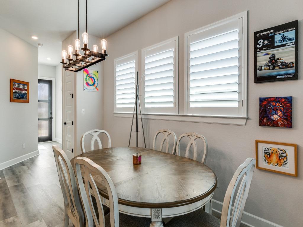 220 Monterey Oak TRL