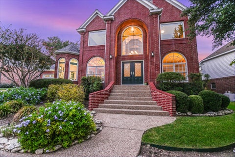 Photo of 2302 Cliffs Edge DR, Austin, TX 78733 (MLS # 3470278)