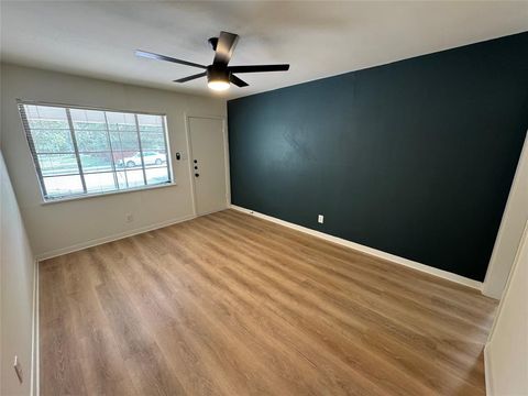 Photo of 906 E 46th ST #B, Austin, TX 78751 (MLS # 1044769)