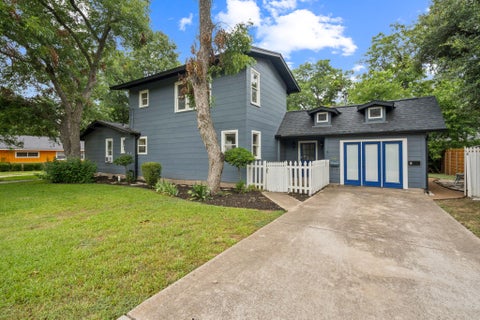 Photo of 1402 Laurel ST #B, Georgetown, TX 78626 (MLS # 8111329)