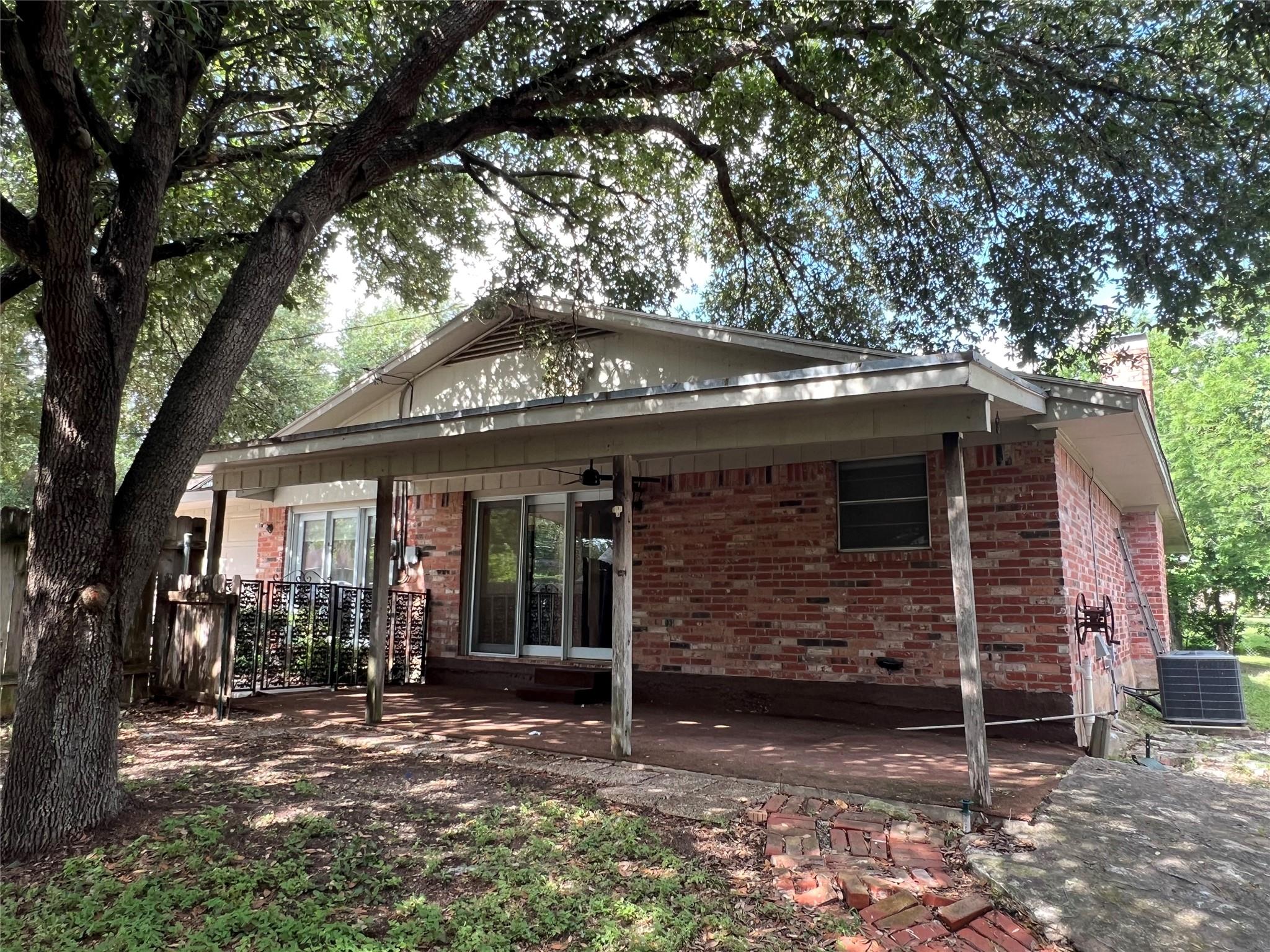 812 George ST