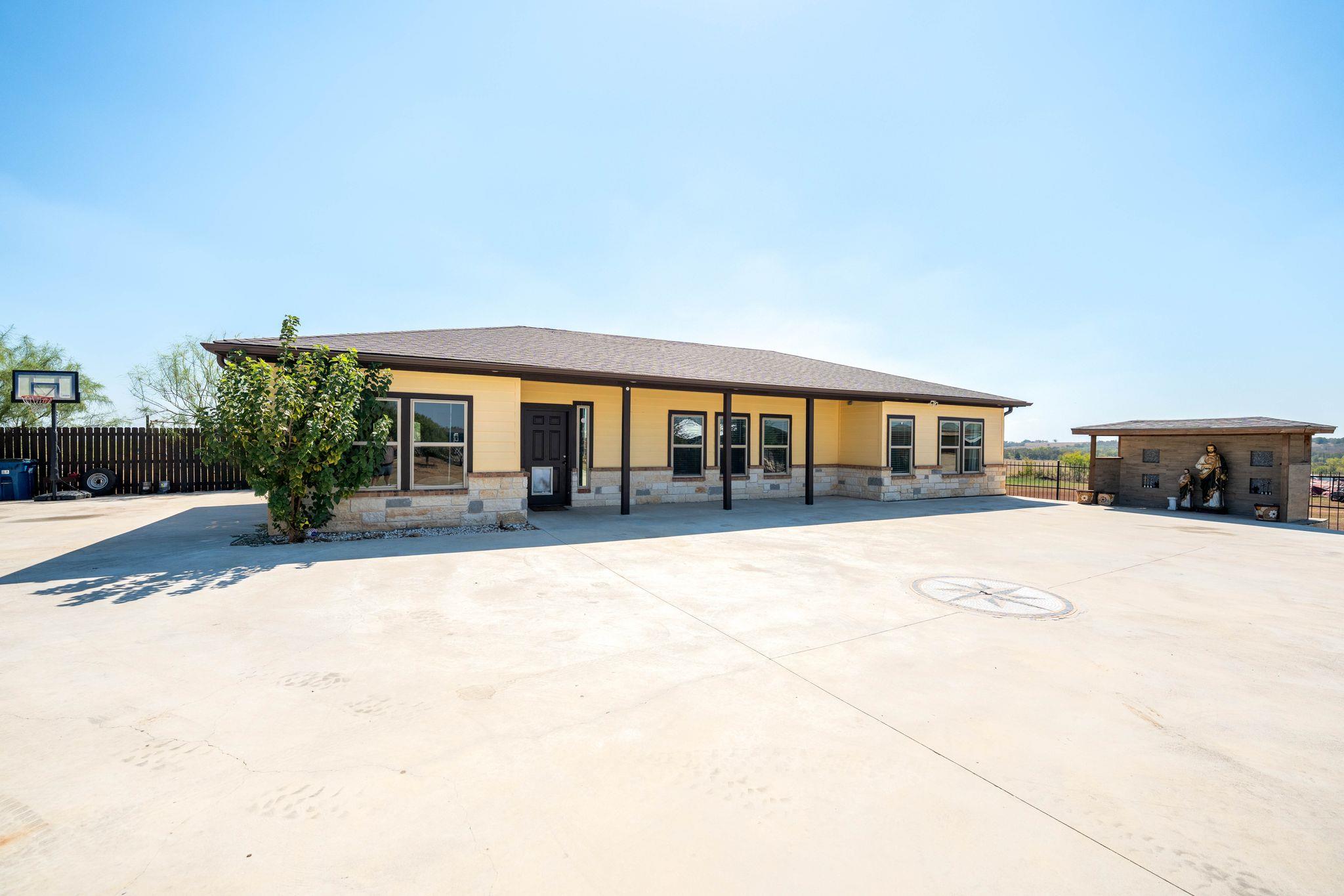 749 El Rey DR