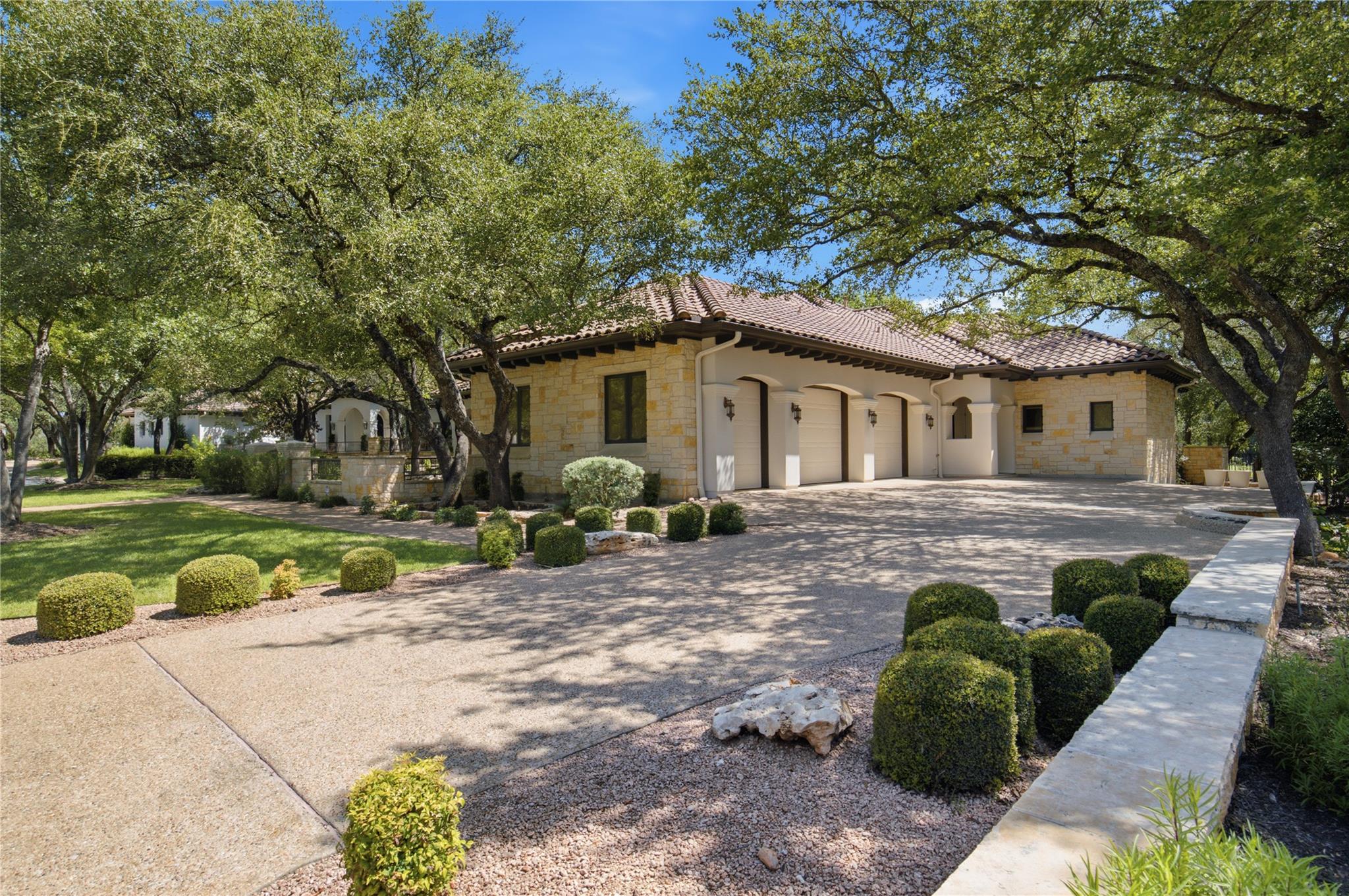 300 Stardust LN