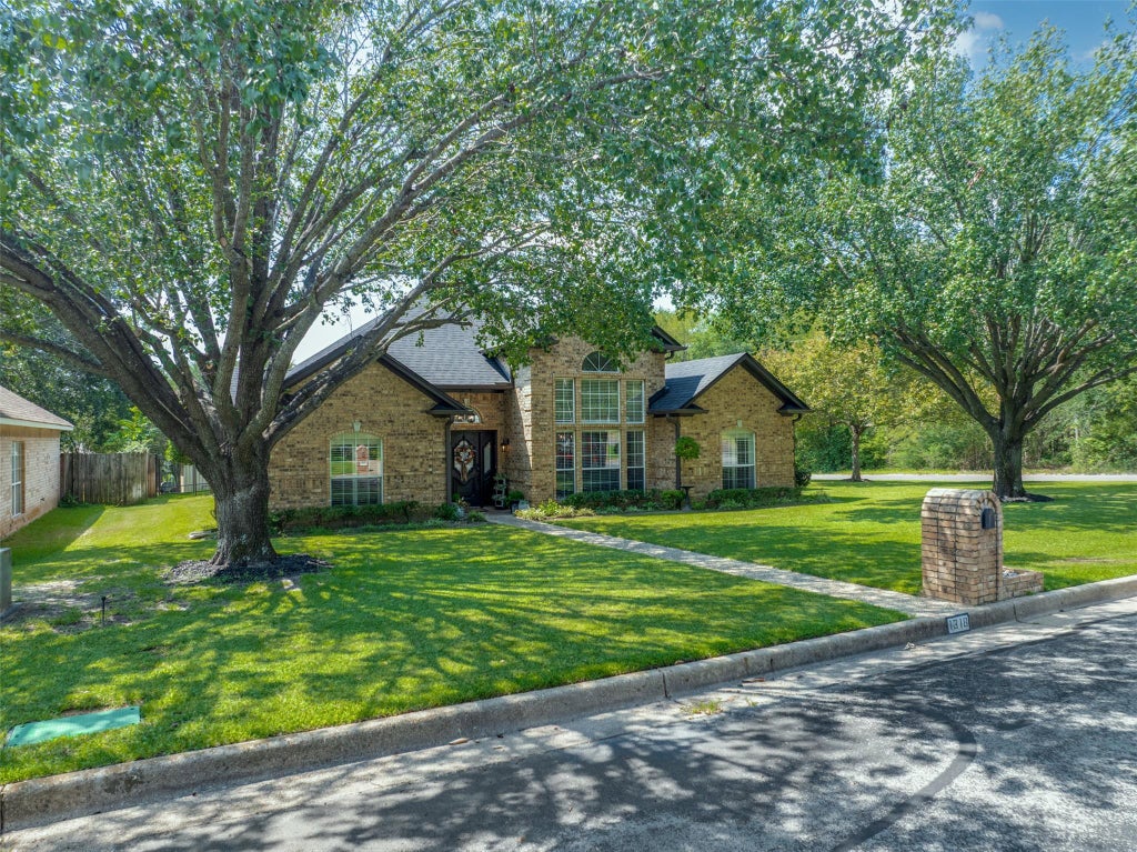 Photo of 1318 Spring Branch DR, Tyler, TX 75703 (MLS # 4286123)