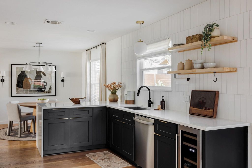 Photo of 7402 Whistlestop DR, Austin, TX 78749 (MLS # 5966483)