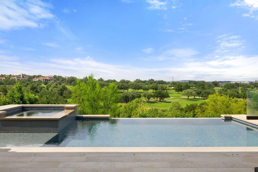 Photo for 12625 Maidenhair LN #31, Austin, TX 78738 (MLS # 9784983)