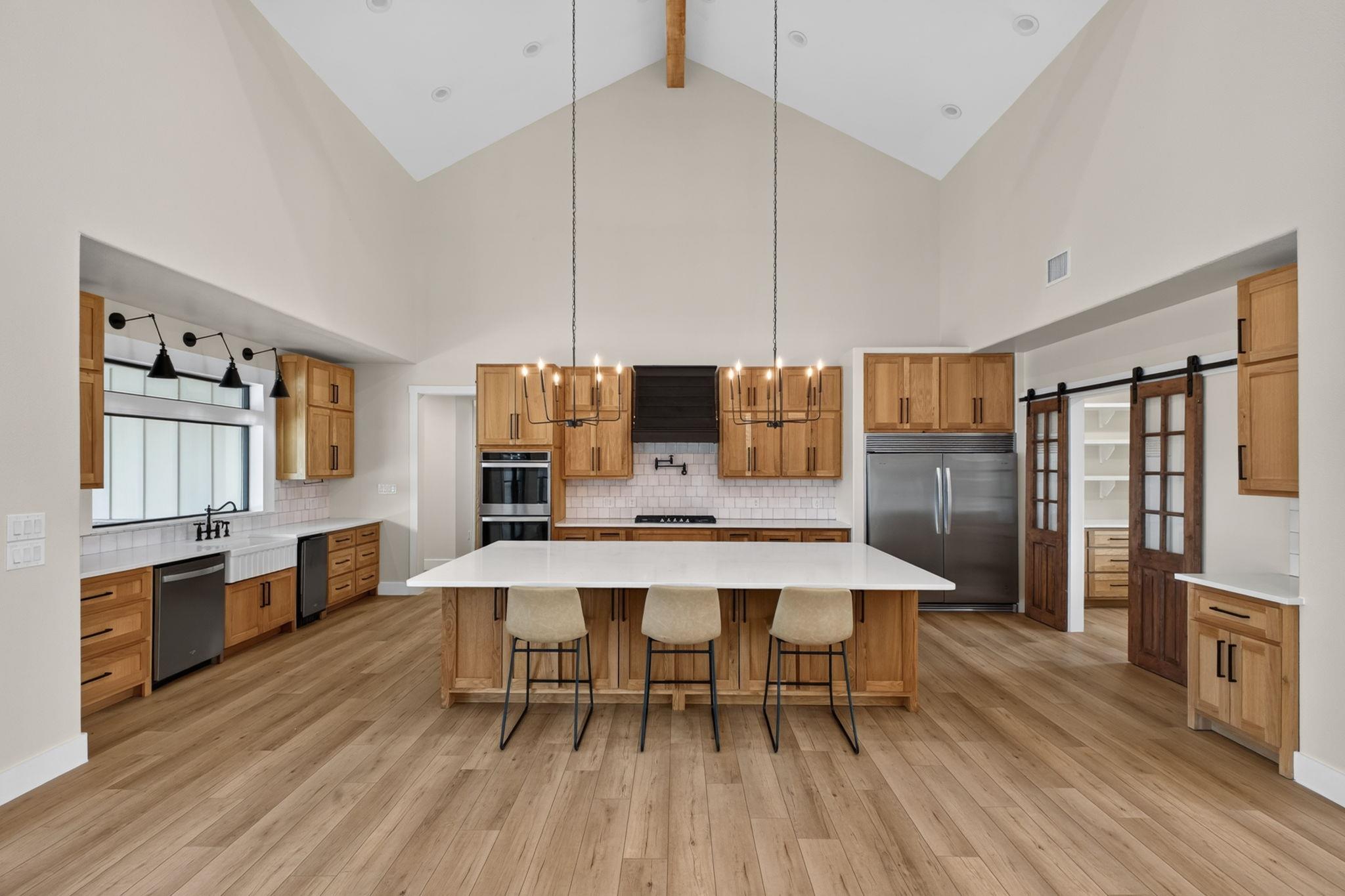 1215 Private Road 7039