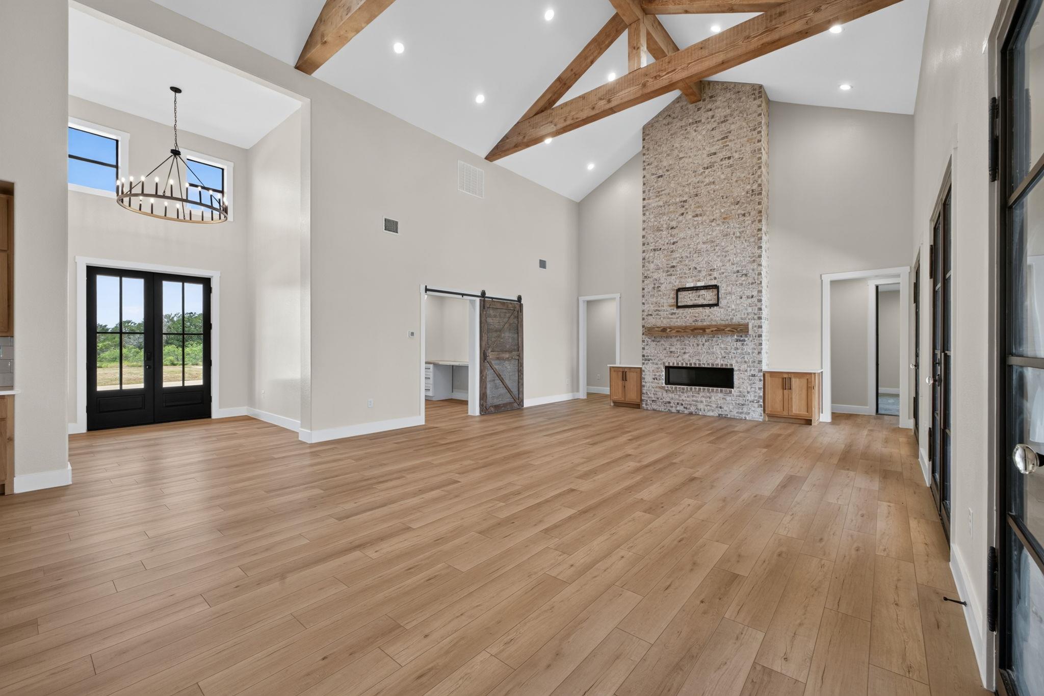 1215 Private Road 7039