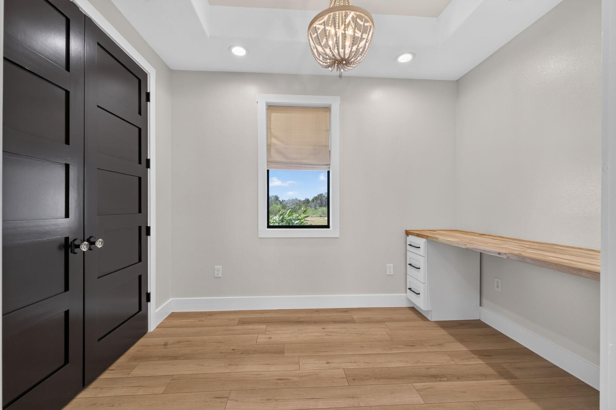 1215 Private Road 7039