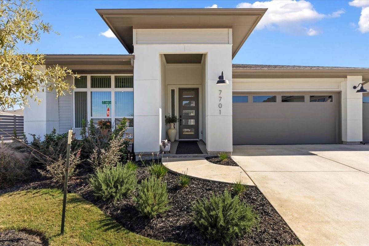 7701 Ellas Inlet DR