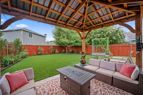 Photo of 7625 Cayenne LN, Austin, TX 78741 (MLS # 4207390)