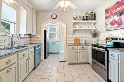 Tiny photo for 1025 Lake Shore DR, Spicewood, TX 78669 (MLS # 1233693)