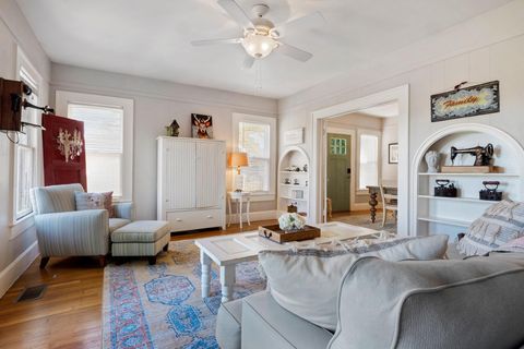 Tiny photo for 1025 Lake Shore DR, Spicewood, TX 78669 (MLS # 1233693)