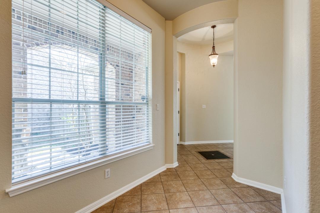 253 Lear Ave