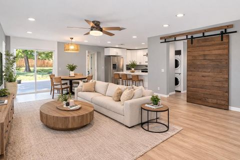 Photo of 3108 Fontana DR, Austin, TX 78704 (MLS # 2684804)