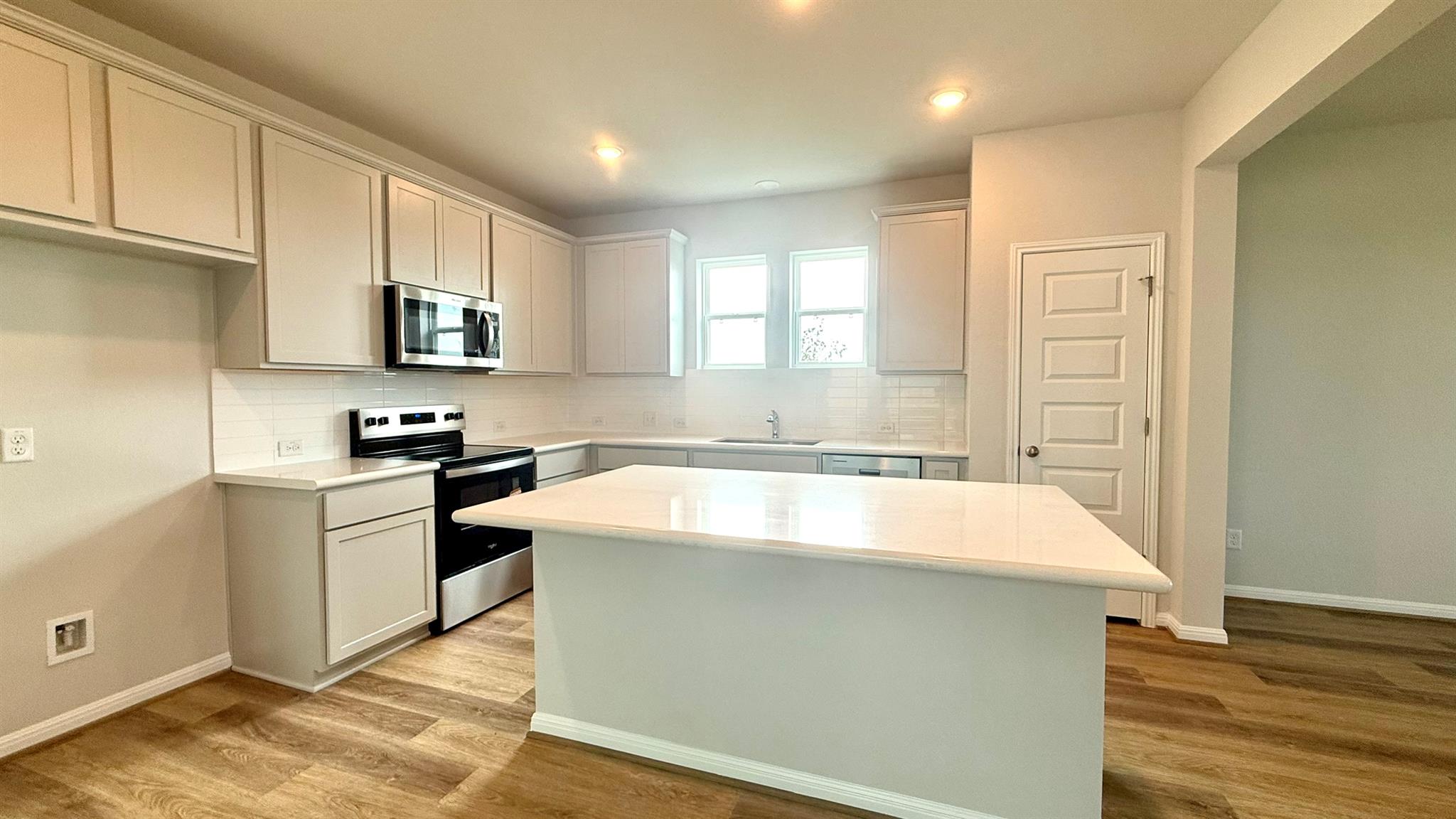 106 W Wesley Miller LN