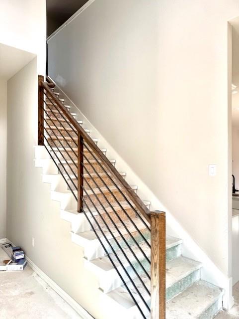 1113 N Roger Hanks PKWY