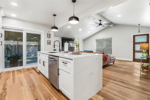 Tiny photo for 7717 Croftwood DR, Austin, TX 78749 (MLS # 9304873)