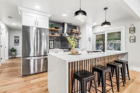 Tiny photo for 7717 Croftwood DR, Austin, TX 78749 (MLS # 9304873)