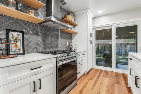 Tiny photo for 7717 Croftwood DR, Austin, TX 78749 (MLS # 9304873)