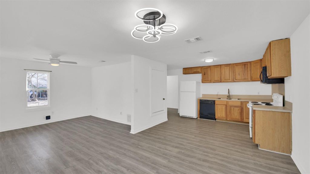 Photo of 908 Tank ST, Lockhart, TX 78644 (MLS # 9760266)