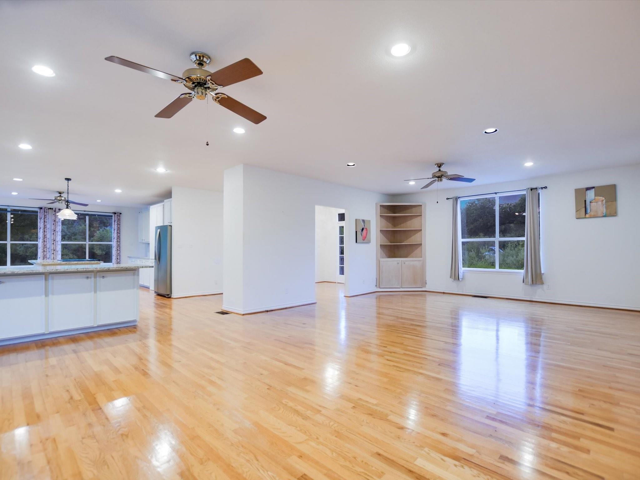 Austin, Texas 78733, United States, 5 Bedrooms Bedrooms, ,3 BathroomsBathrooms,Residential,Pending,51075