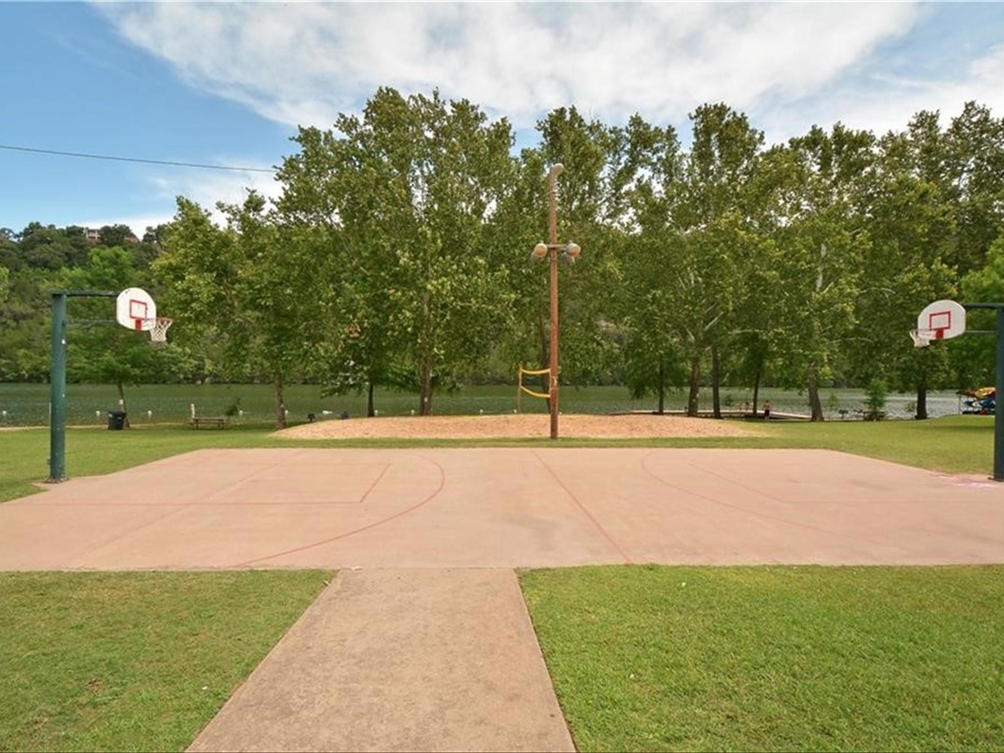 Austin, Texas 78733, United States, 5 Bedrooms Bedrooms, ,3 BathroomsBathrooms,Residential,Pending,51075
