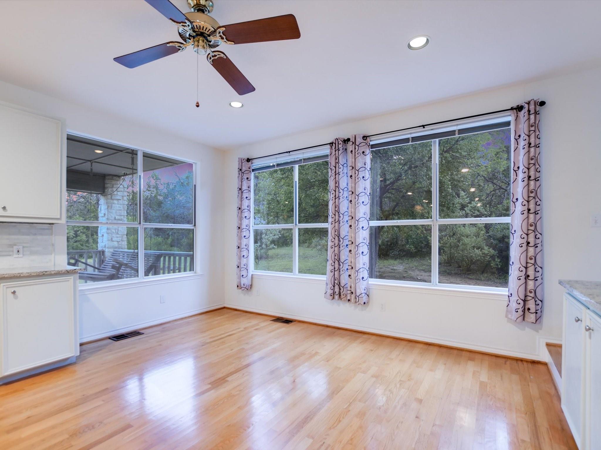 Austin, Texas 78733, United States, 5 Bedrooms Bedrooms, ,3 BathroomsBathrooms,Residential,Pending,51075