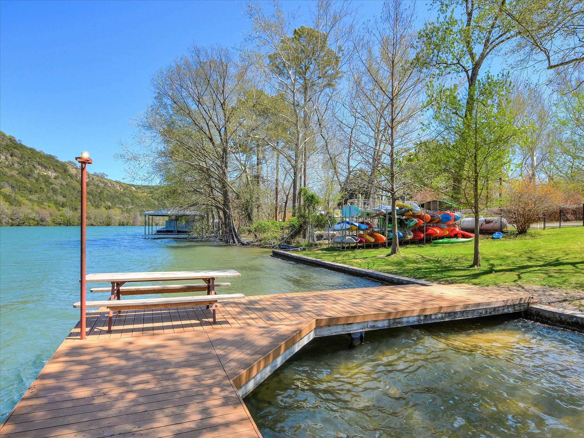 Austin, Texas 78733, United States, 5 Bedrooms Bedrooms, ,3 BathroomsBathrooms,Residential,Pending,51075