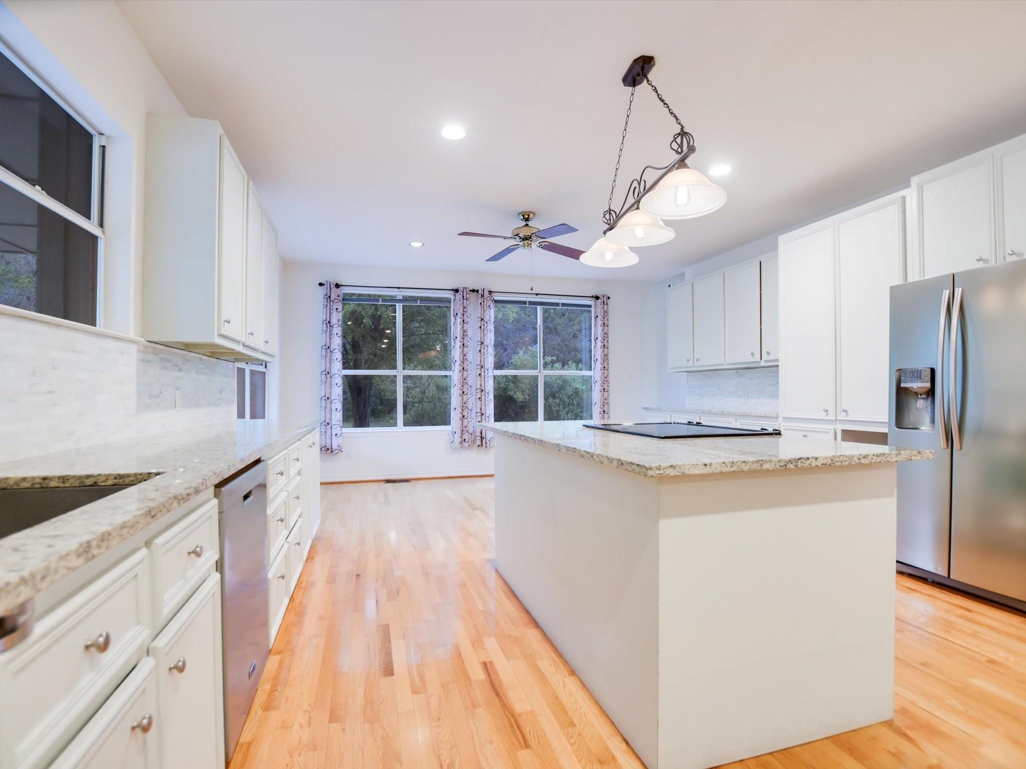 Austin, Texas 78733, United States, 5 Bedrooms Bedrooms, ,3 BathroomsBathrooms,Residential,Pending,51075