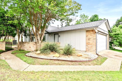 1702 Coturnix DR Austin TX 78758