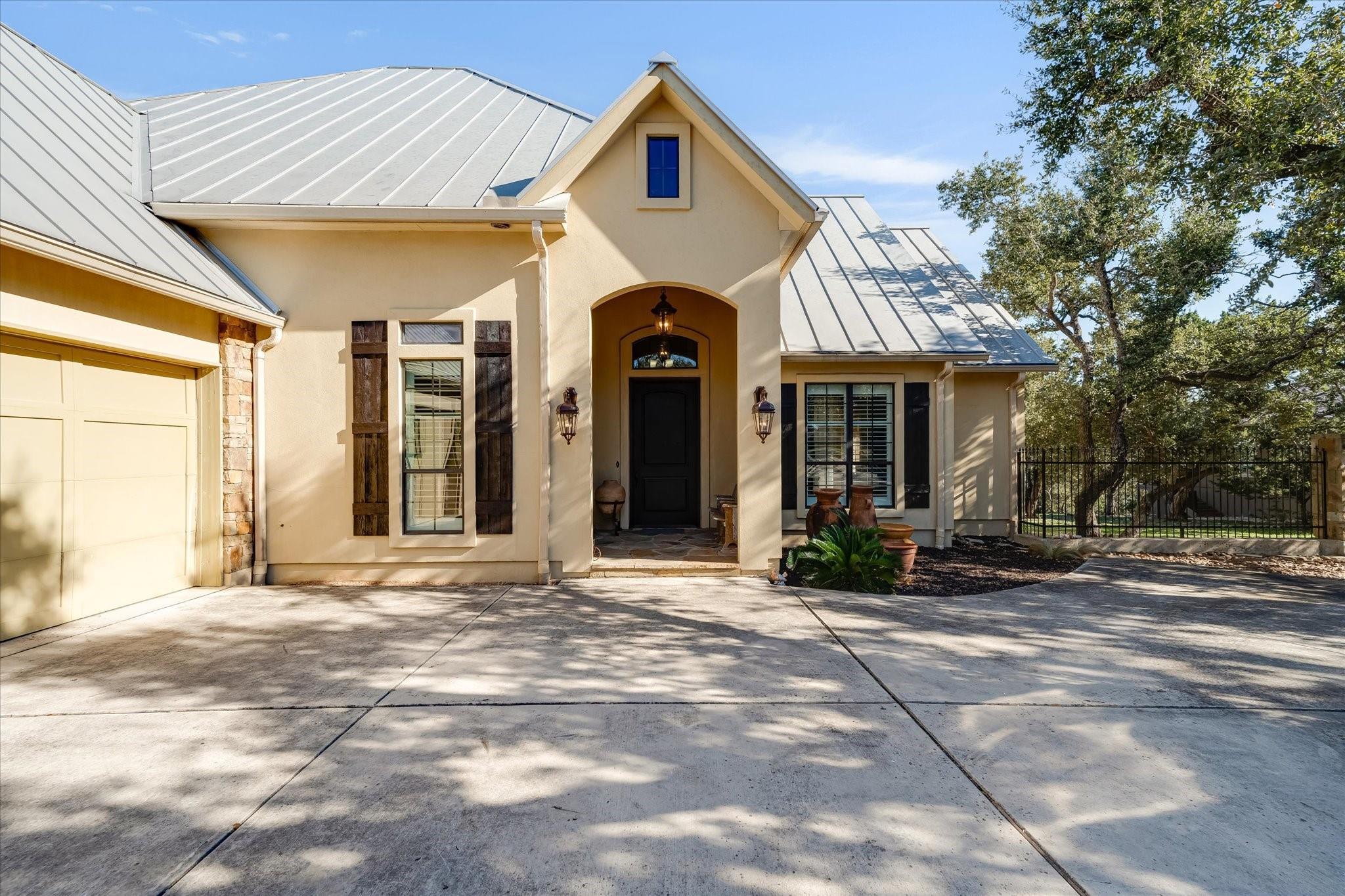16 MERIDIAN DR