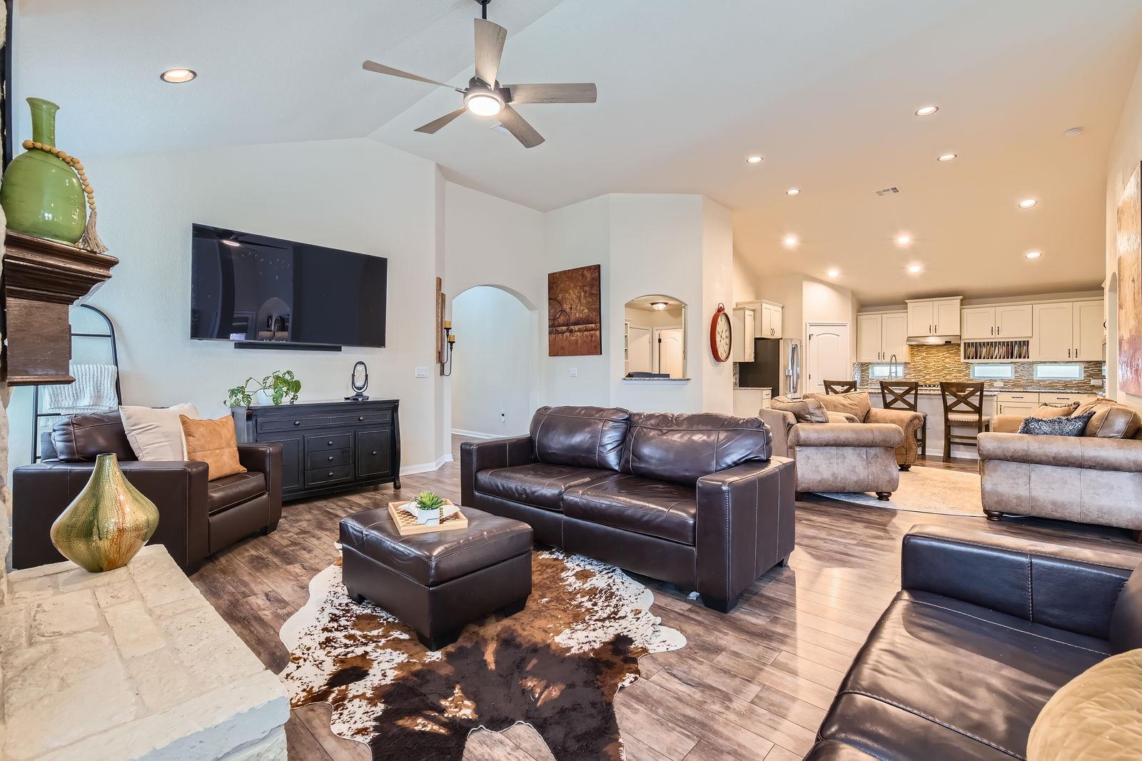 2328 Leonards PASS
