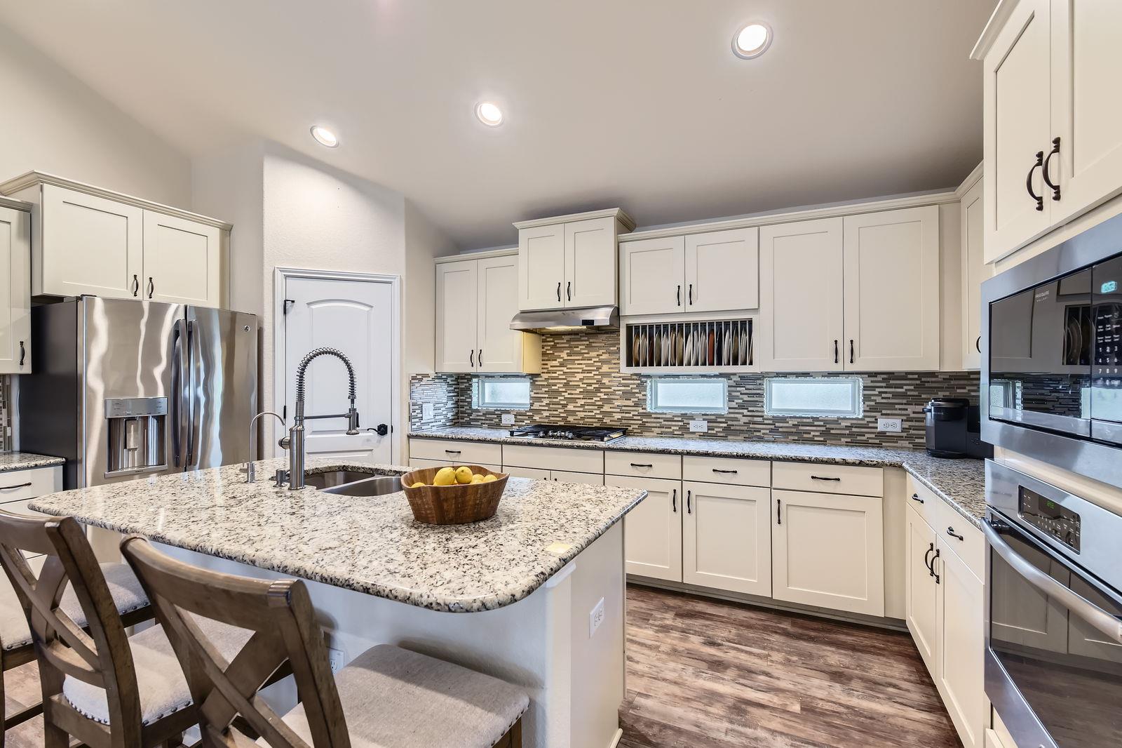 2328 Leonards PASS