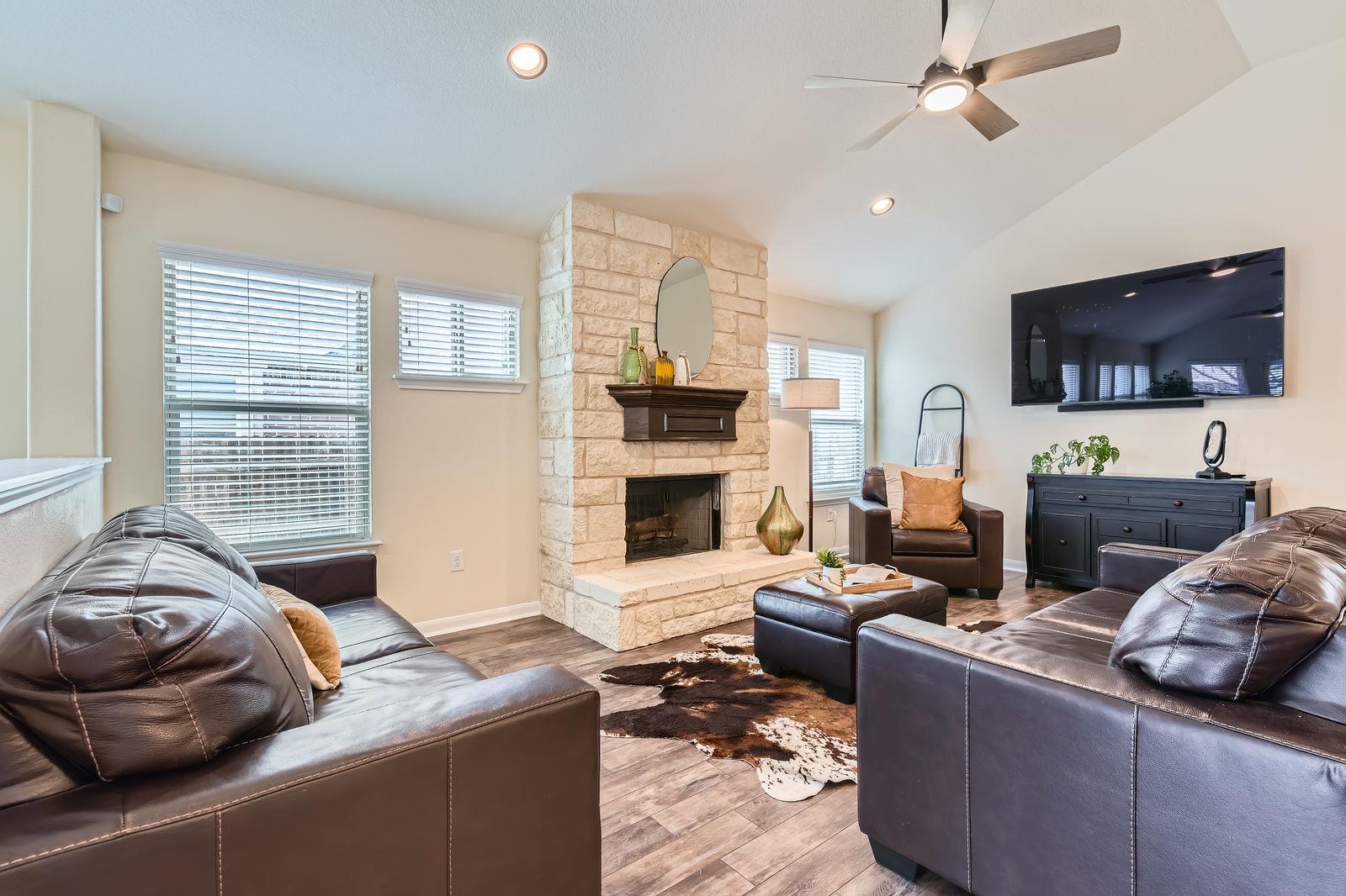 2328 Leonards PASS