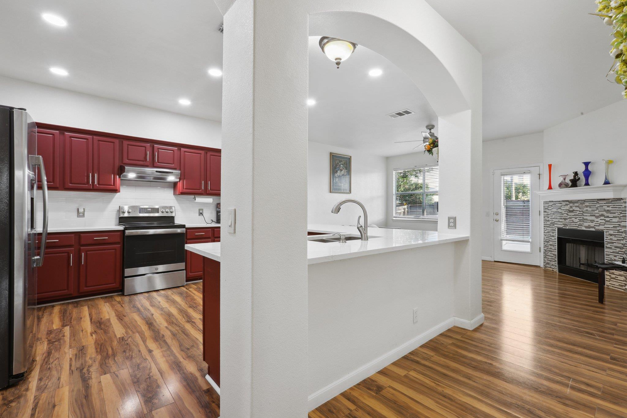 8117 Manx DR