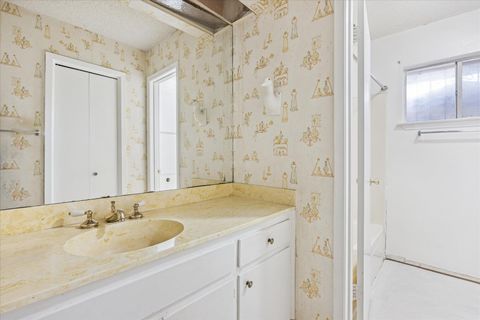 Tiny photo for 5600 E Martin Luther King Jr BLVD, Austin, TX 78721 (MLS # 2139635)