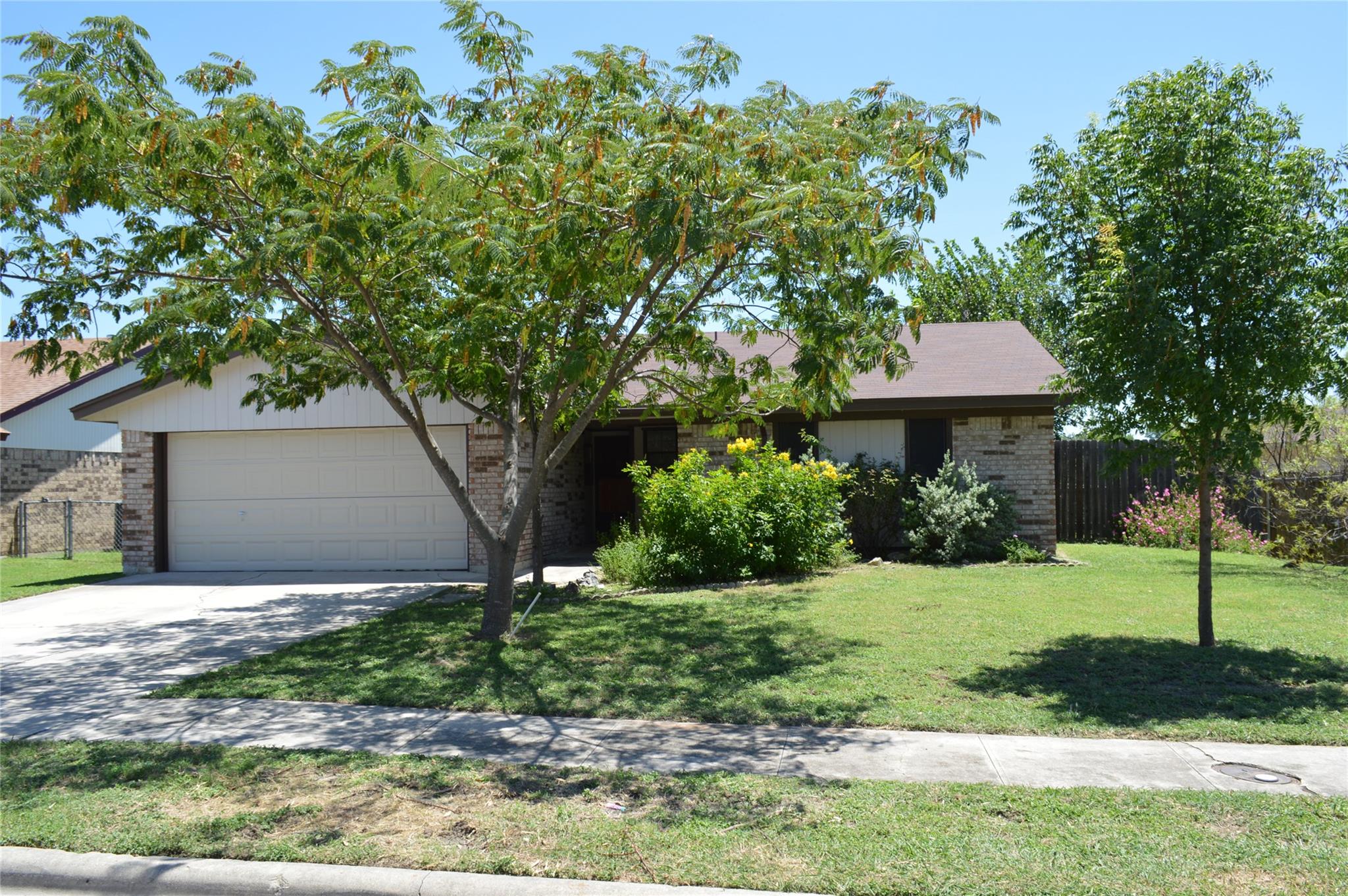 1404 Rob LN