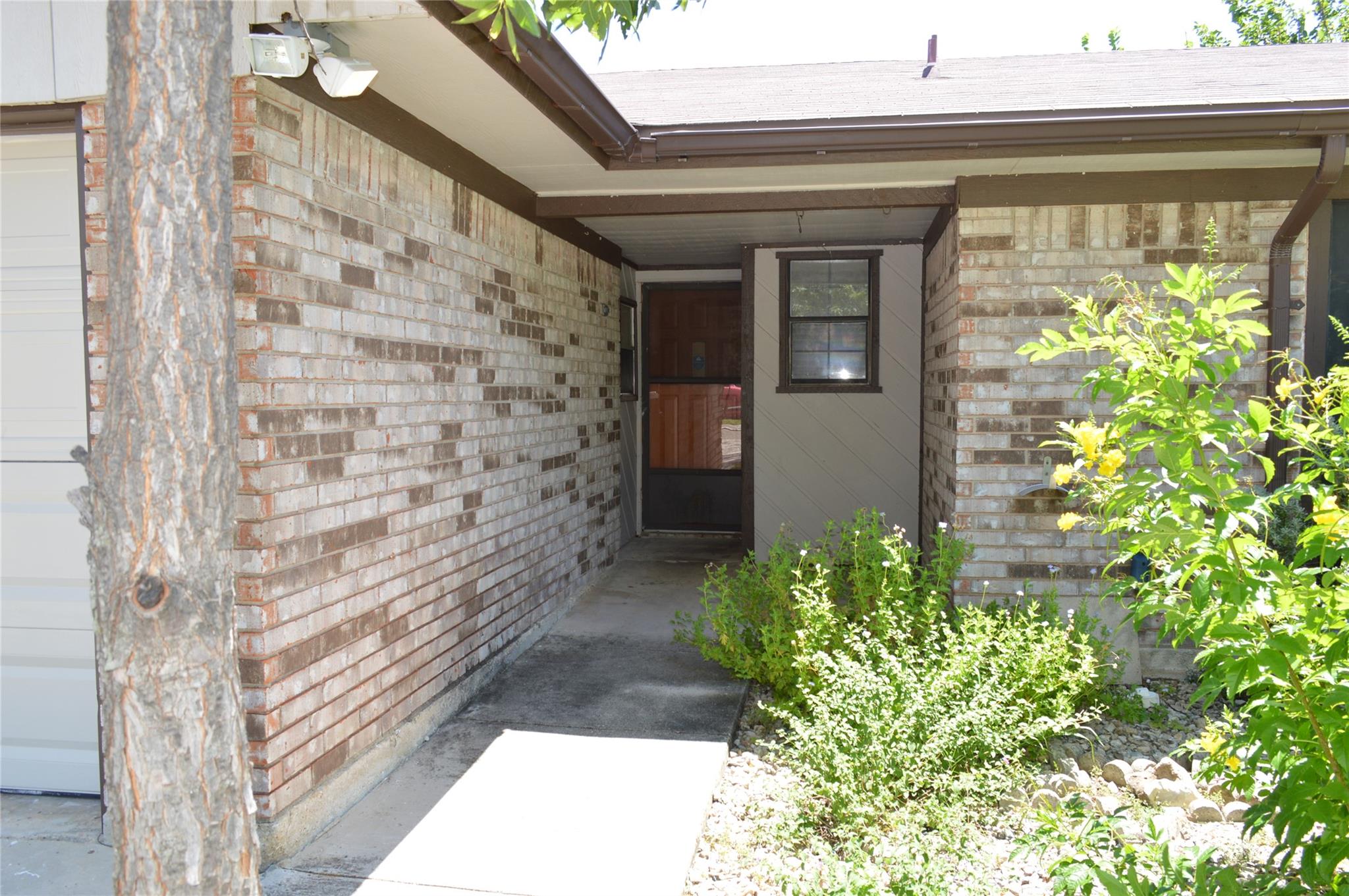 1404 Rob LN