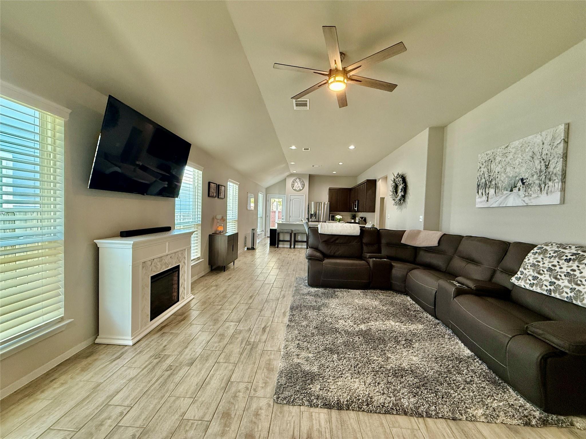 144 Riverhill DR