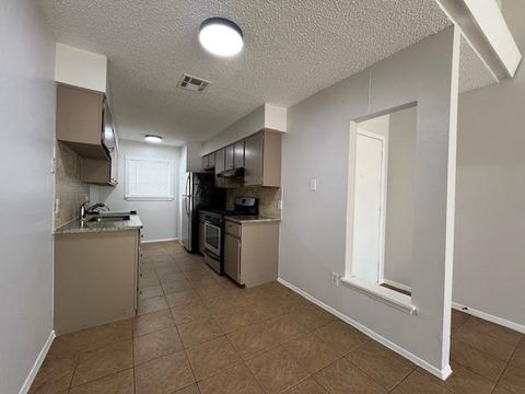 Photo of 1410 W Braker LN #B, Austin, TX 78758 (MLS # 8752288)