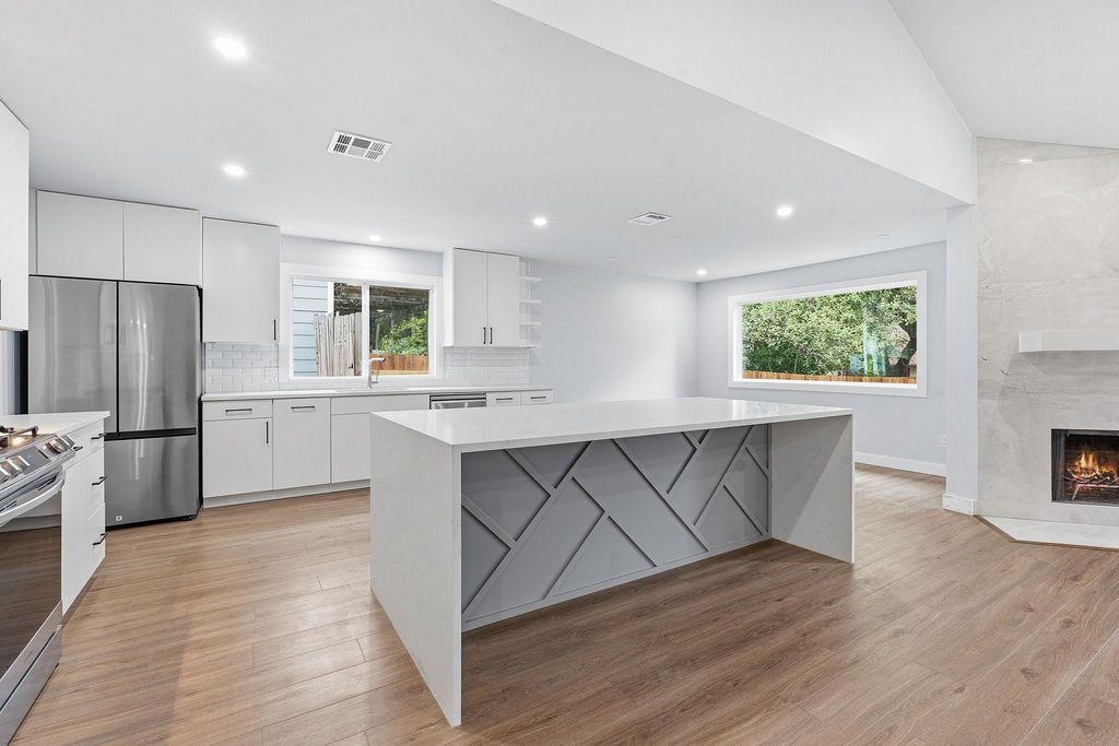 Photo of 7807 Keswick DR, Austin, TX 78745 (MLS # 8161955)
